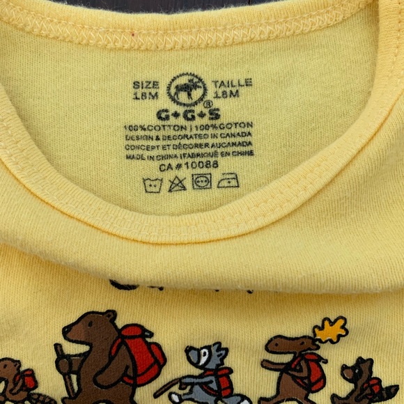 Canada ‘Take a Hike’ onesie in yellow, size 18 mo - Picture 4 of 4